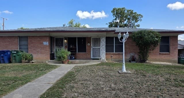 rental at 223  Sunnyland Dr in San Antonio, TX — photo 2