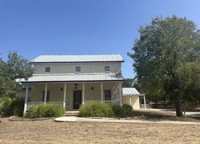 rental at 25160  Toutant Beauregard Rd in San Antonio, TX — photo 3