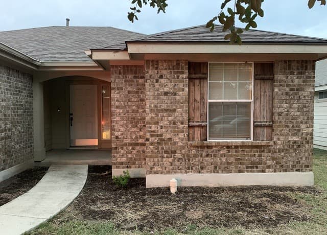 rental at 4618  Everett Loop in Converse, TX — photo 3