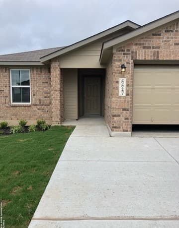 rental at 5527 Soothing Water in San Antonio TX
