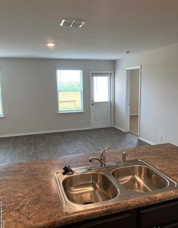 rental at 5527  Soothing Water in San Antonio, TX — photo 2