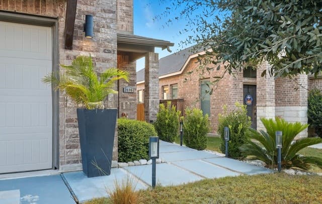 rental at 2838  High Castle Lane in San Antonio, TX — photo 2