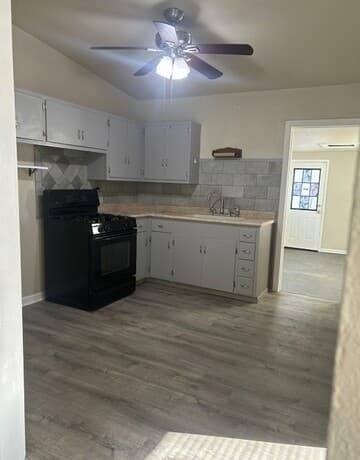 rental at 102  Idell Ave in San Antonio, TX — photo 4