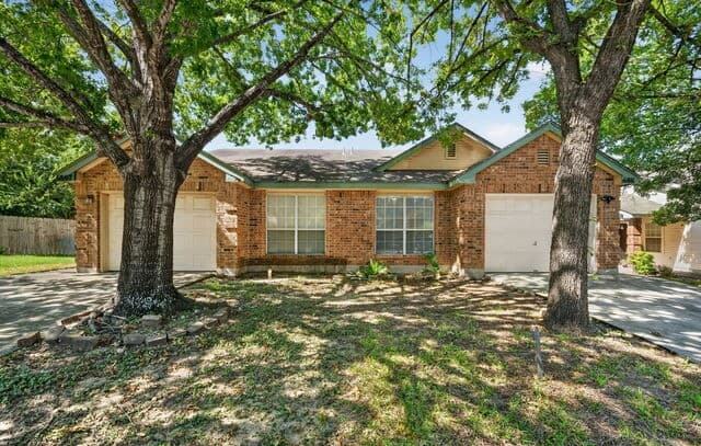 rental at 6811  Bluegrass Run in San Antonio, TX — photo 2