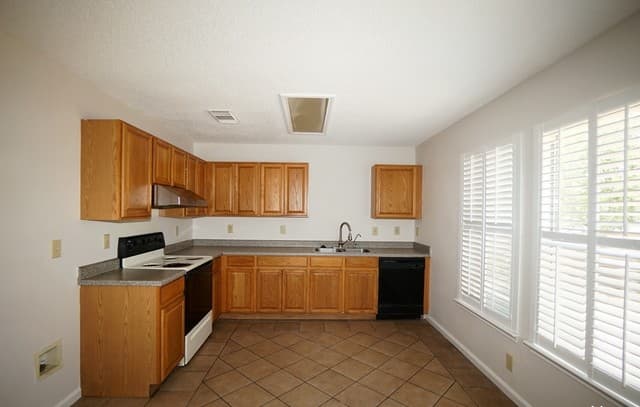 rental at 9  Apple Hills in San Antonio, TX — photo 4