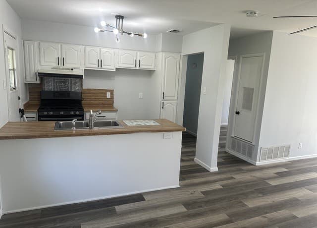 rental at 115  Meadow Trail Dr in San Antonio, TX — photo 4