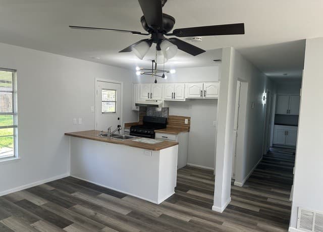 rental at 115  Meadow Trail Dr in San Antonio, TX — photo 5