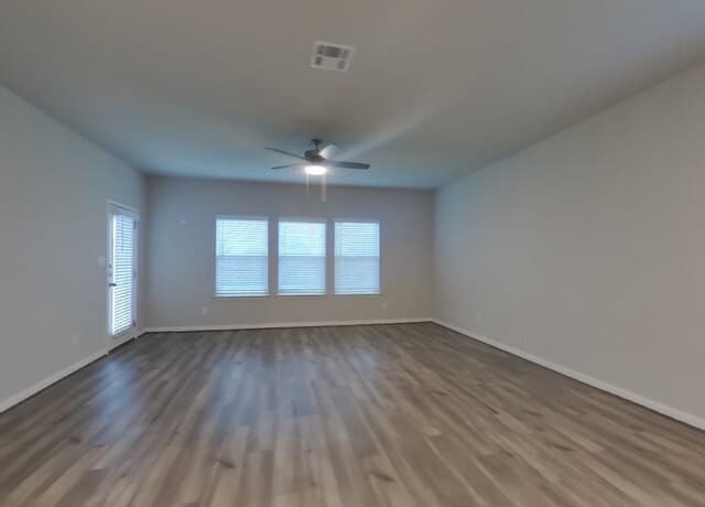 rental at 13524  Paxton in St Hedwig, TX — photo 3