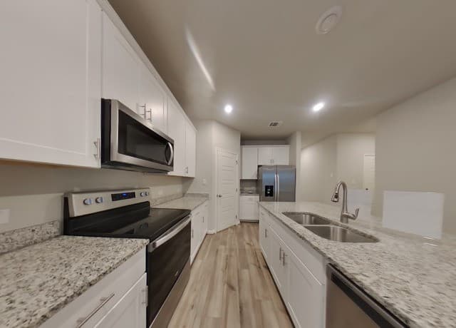rental at 13524  Paxton in St Hedwig, TX — photo 5