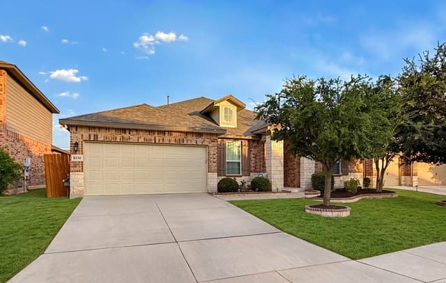 rental at 8530  Briscoe Fields in San Antonio, TX — photo 2