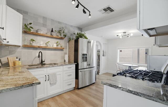 rental at 616  Willow in San Antonio, TX — photo 2