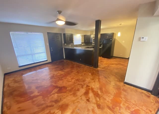 rental at 211  Natalen Ave Unit 107 in San Antonio, TX — photo 2