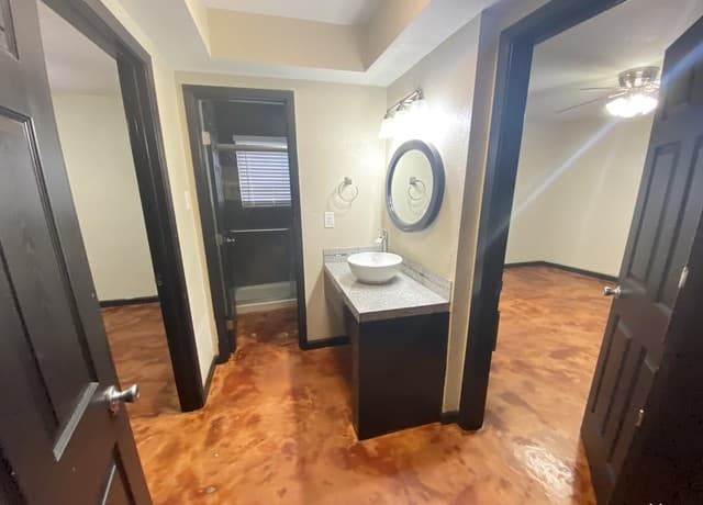 rental at 211  Natalen Ave Unit 107 in San Antonio, TX — photo 4