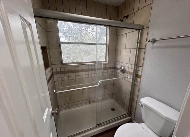 rental at 211  Natalen Ave Unit 211 in San Antonio, TX — photo 5