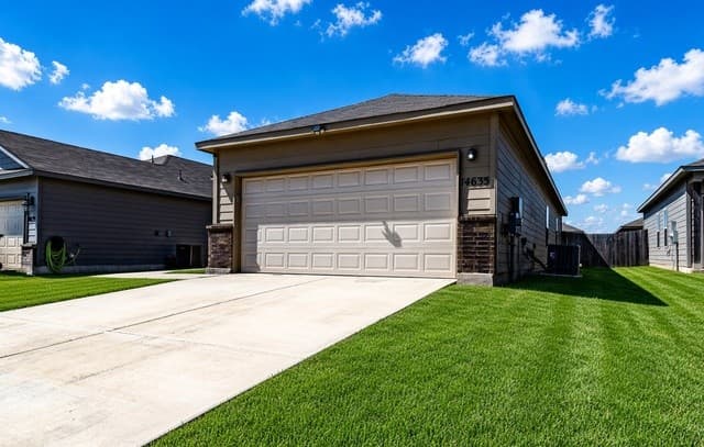 rental at 14635  Hackamore Way in Elmendorf, TX — photo 3