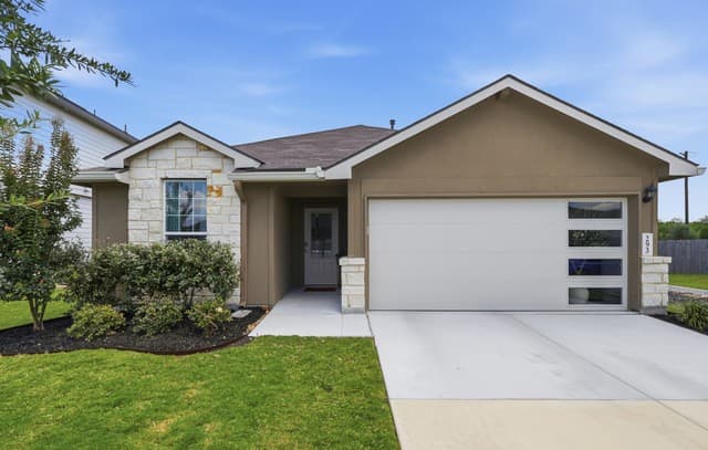 rental at 293  Grey Woodpecker in San Antonio, TX — photo 3