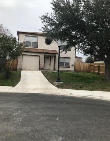rental at 3716  Candlebrook Ln in San Antonio, TX — photo 1