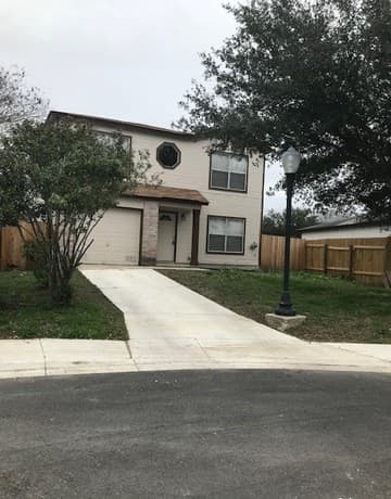 rental at 3716  Candlebrook Ln in San Antonio, TX — photo 3