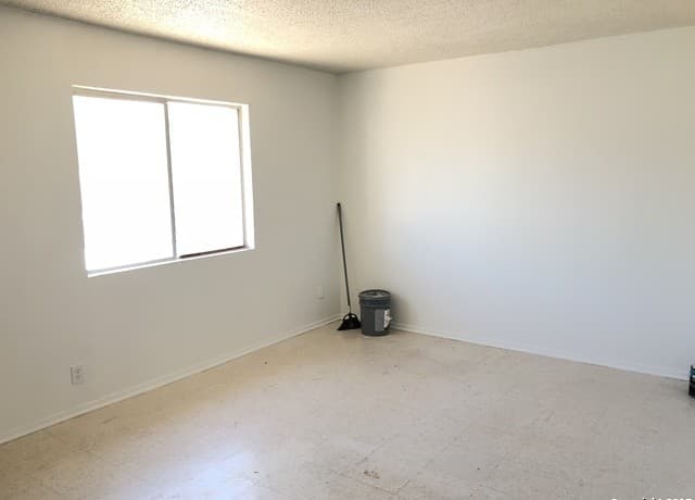 rental at 11127  Belair Dr Unit 1 in San Antonio, TX — photo 2