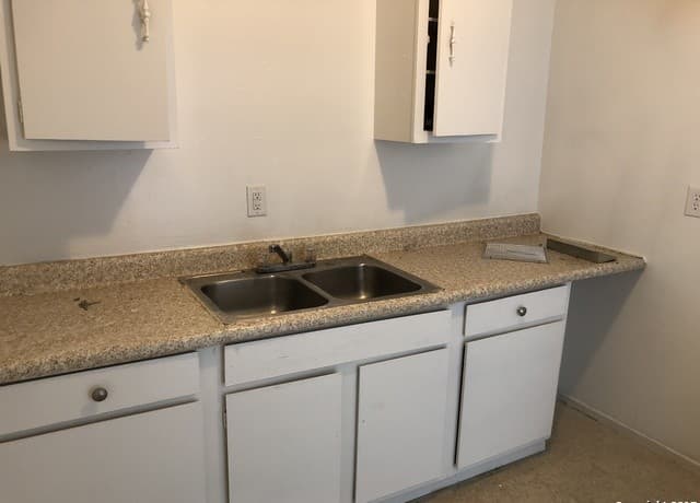 rental at 11127  Belair Dr Unit 1 in San Antonio, TX — photo 3