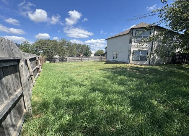 rental at 6703  Winterpath Dr in San Antonio, TX — photo 2