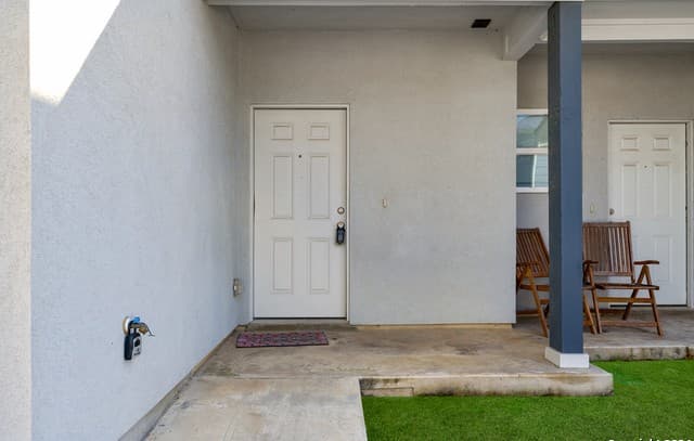 rental at 6914  Crestway Dr Unit 103 in San Antonio, TX — photo 4