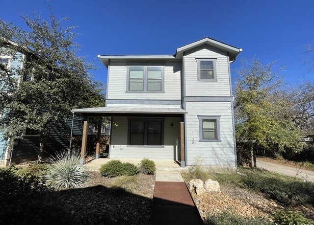 rental at 1138 N Olive St in San Antonio, TX — photo 1