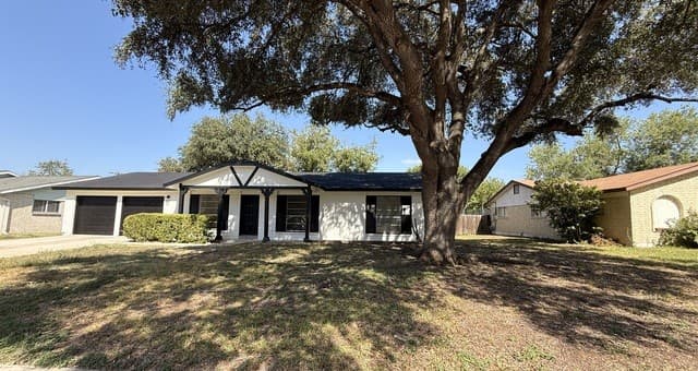 rental at 5719  Creekwood in San Antonio, TX — photo 4