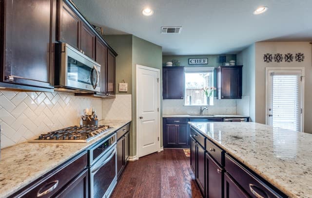 rental at 14535  Running Wolf in San Antonio, TX — photo 4