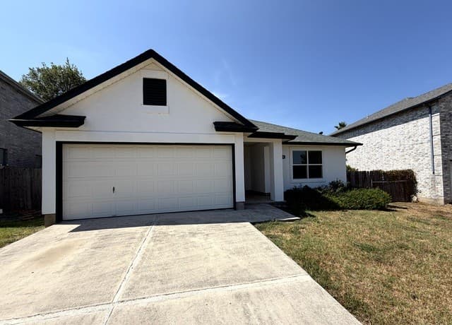 rental at 7906 Swindow Cir in Converse TX