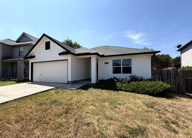 rental at 7906  Swindow Cir in Converse, TX — photo 2