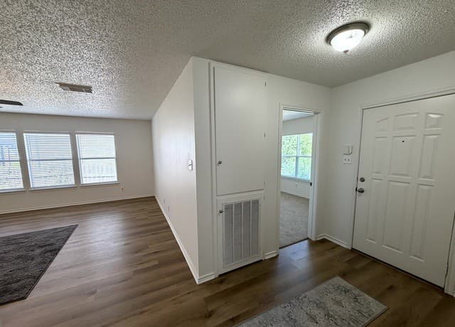 rental at 7906  Swindow Cir in Converse, TX — photo 5