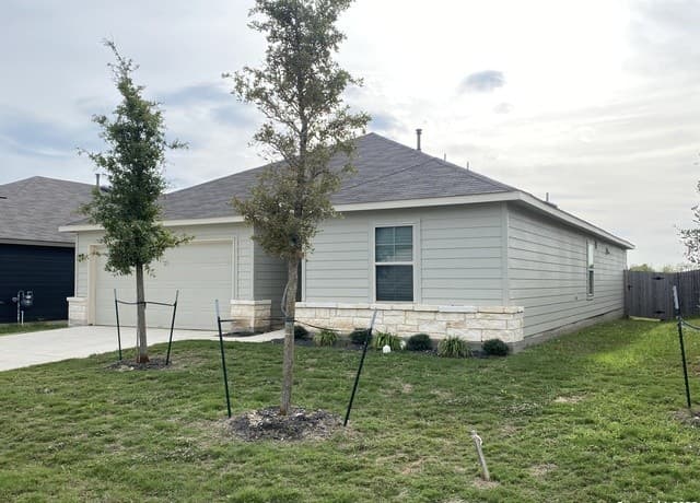 rental at 13519  Sendero Roble in San Antonio, TX — photo 4