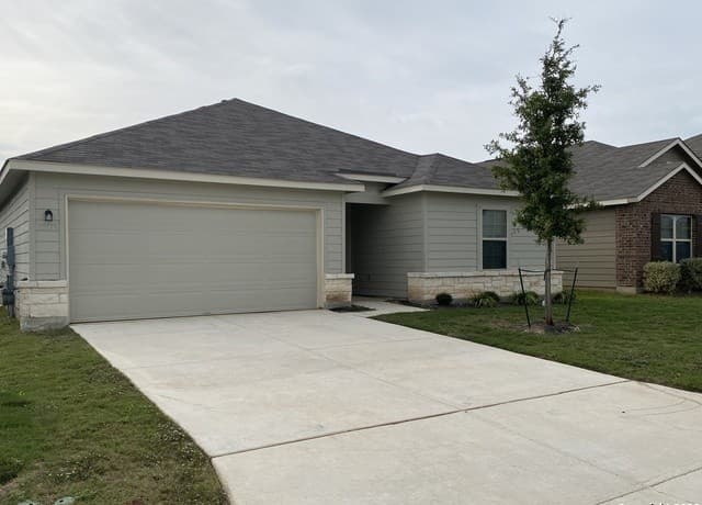 rental at 13519  Sendero Roble in San Antonio, TX — photo 5