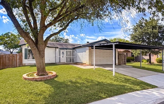 rental at 4327  Sun Falls in San Antonio, TX — photo 2