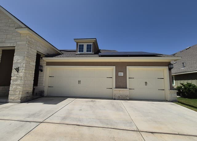rental at 11612  Hollering Pass in Schertz, TX — photo 3