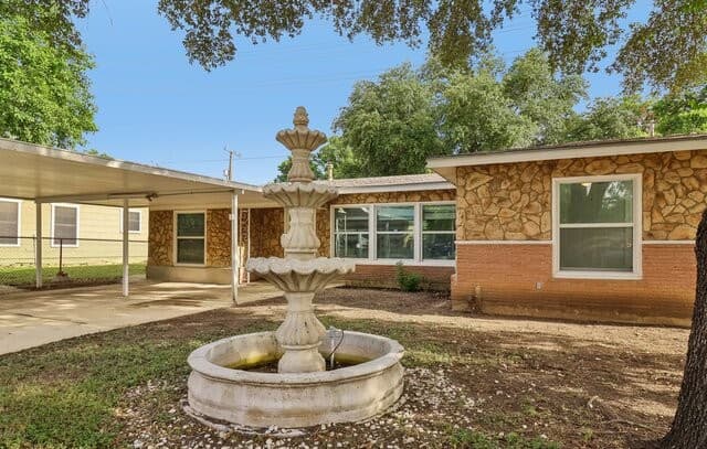 rental at 623  Weizmann St in San Antonio, TX — photo 2