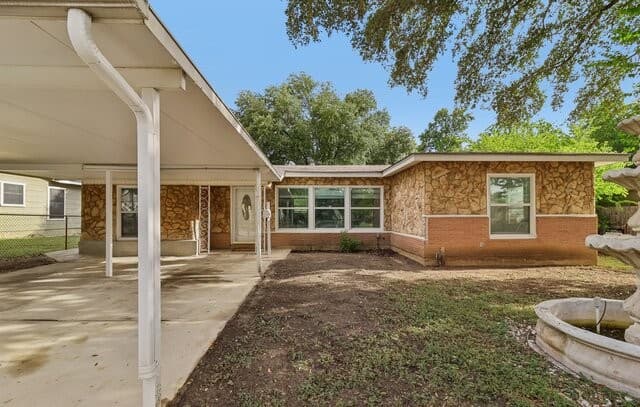 rental at 623  Weizmann St in San Antonio, TX — photo 4
