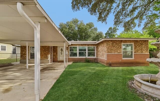 rental at 623  Weizmann St in San Antonio, TX — photo 5