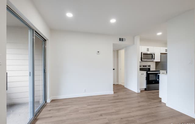 rental at 340  Montclair Unit 205 in Alamo Heights, TX — photo 5