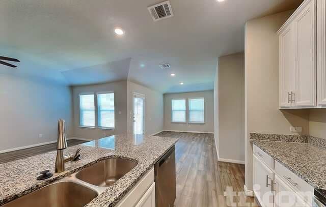 rental at 13503  Emerson in St Hedwig, TX — photo 4