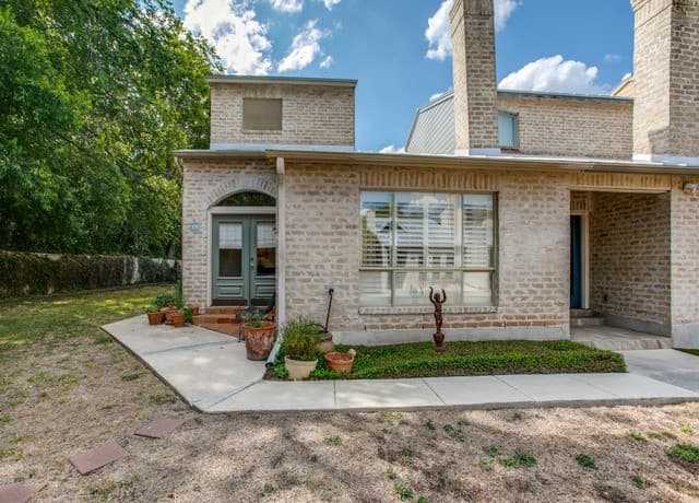 rental at 178  Oakwell Farms Pkwy in San Antonio, TX — photo 2