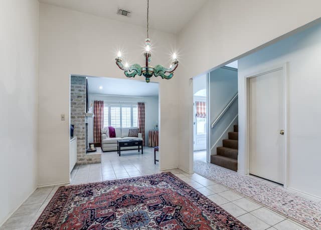 rental at 178  Oakwell Farms Pkwy in San Antonio, TX — photo 4