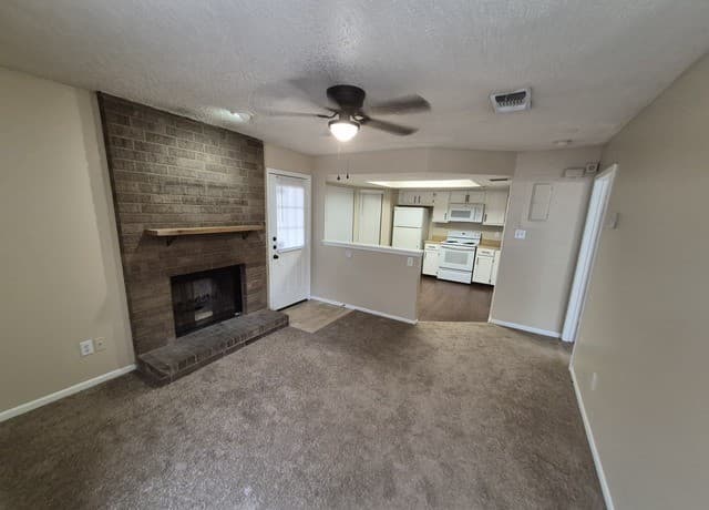 rental at 6314  Cambridge Dr. Unit 1 in San Antonio, TX — photo 3