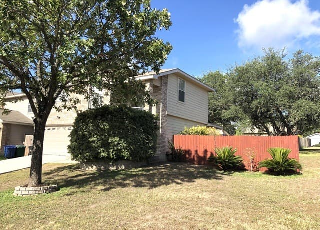 rental at 731  Leopard Holw in San Antonio, TX — photo 3
