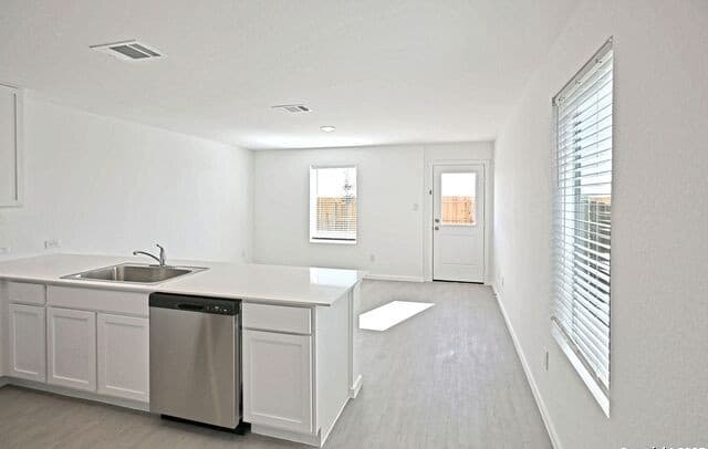 rental at 11806  Bluebell Rdg in Converse, TX — photo 4