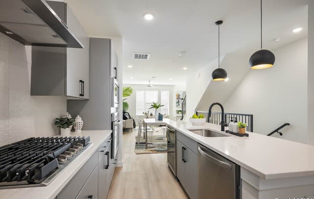 rental at 719 E Locust St Unit 2108 in San Antonio, TX — photo 4