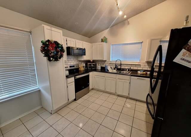 rental at 7142  Webbwood Way in San Antonio, TX — photo 5