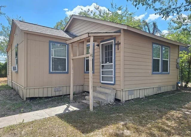 rental at 1040  Gulf in San Antonio, TX — photo 1