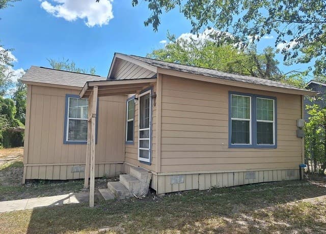 rental at 1040  Gulf in San Antonio, TX — photo 2
